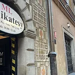EUROPA22 Old Town Stare Miasto Warszawa NIEmasowość QUALITY Klasa PREMIUM 24 hour BON TURYSTYCZNY Netflix WiFi Faktury PARKING